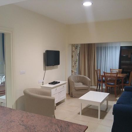 Royal Blue Hotel & Spa Geroskipou Bagian luar foto