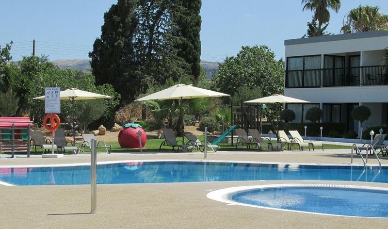 Royal Blue Hotel & Spa Geroskipou Bagian luar foto