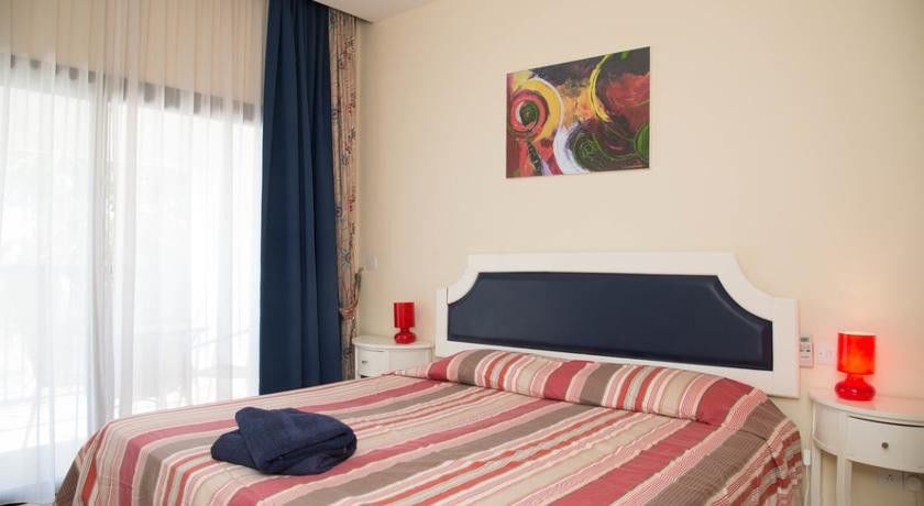 Royal Blue Hotel & Spa Geroskipou Bagian luar foto