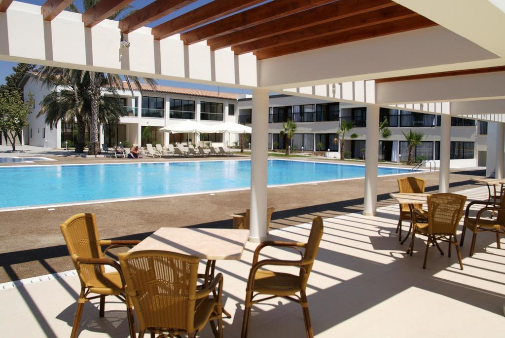 Royal Blue Hotel & Spa Geroskipou Bagian luar foto