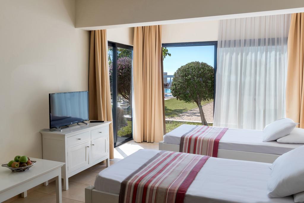 Royal Blue Hotel & Spa Geroskipou Bagian luar foto