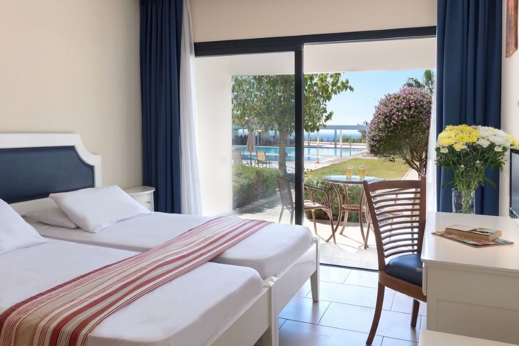 Royal Blue Hotel & Spa Geroskipou Bagian luar foto