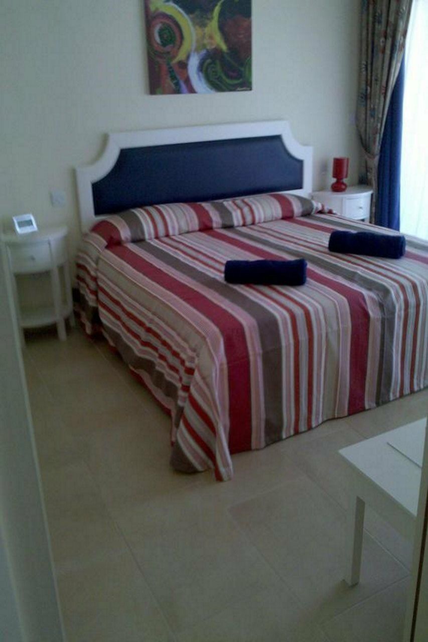 Royal Blue Hotel & Spa Geroskipou Bagian luar foto