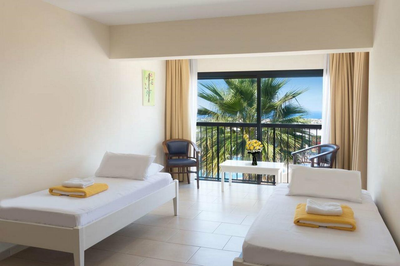 Royal Blue Hotel & Spa Geroskipou Bagian luar foto