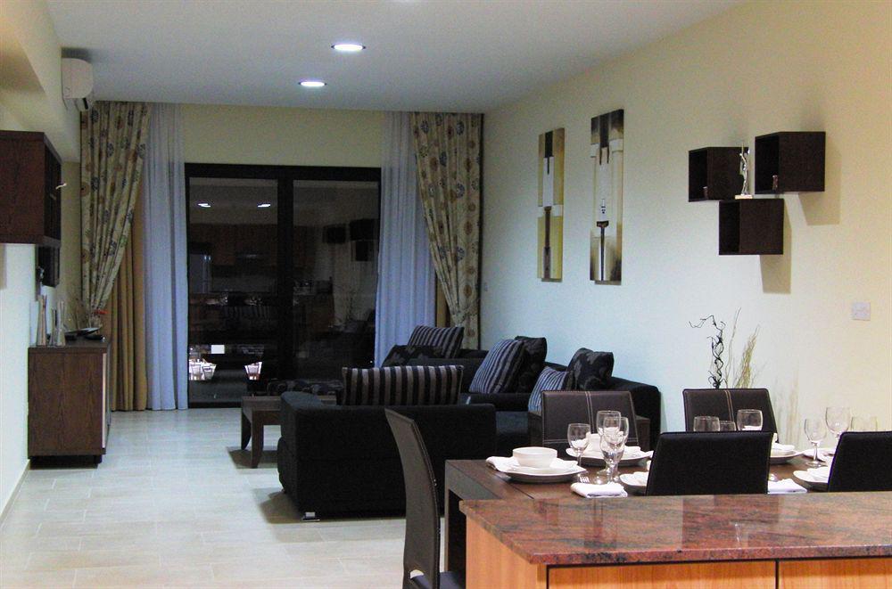 Royal Blue Hotel & Spa Geroskipou Bagian luar foto